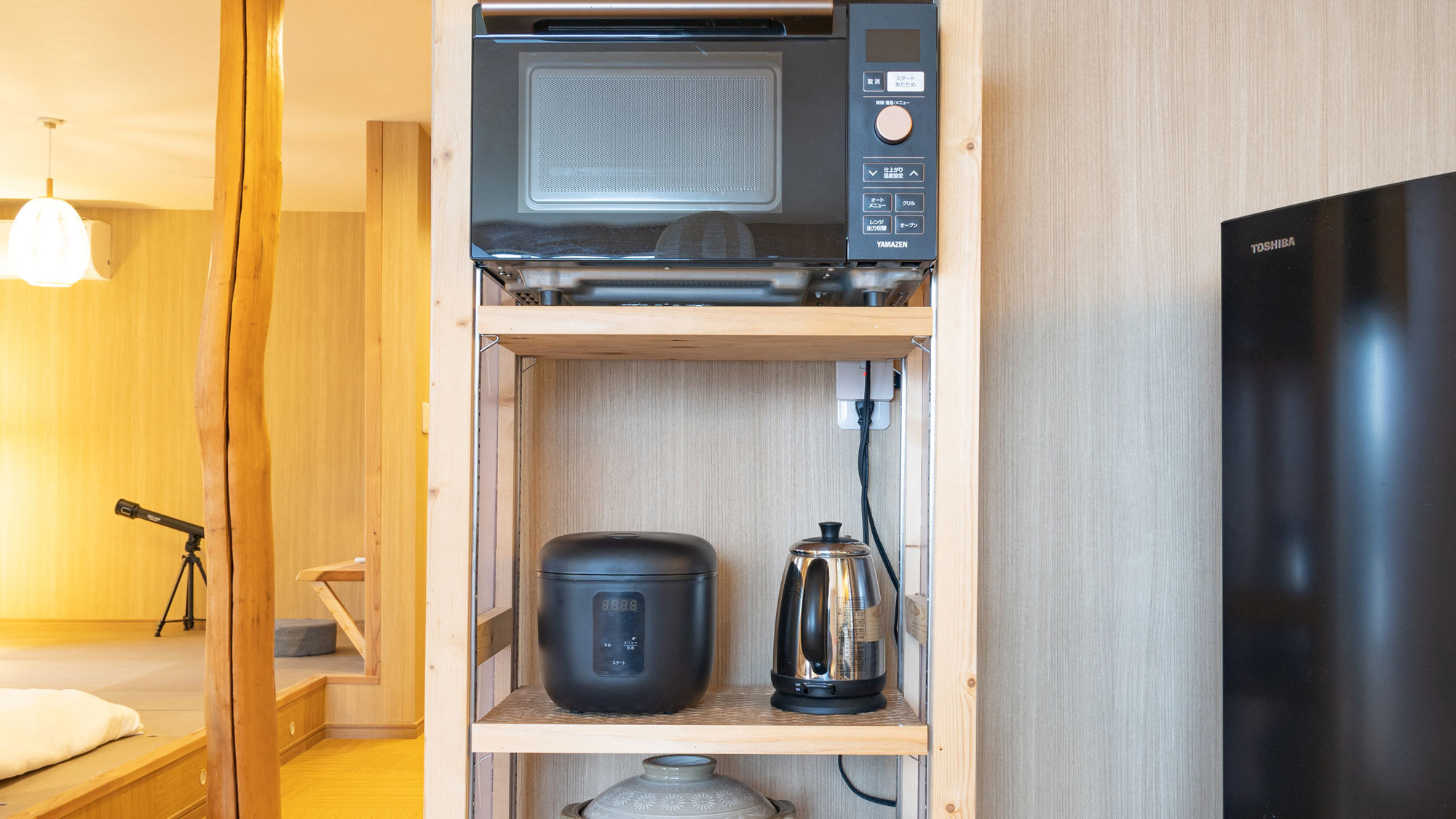 【キッチン】炊飯器や電子レンジ等、各種調理器具ご用意しております。