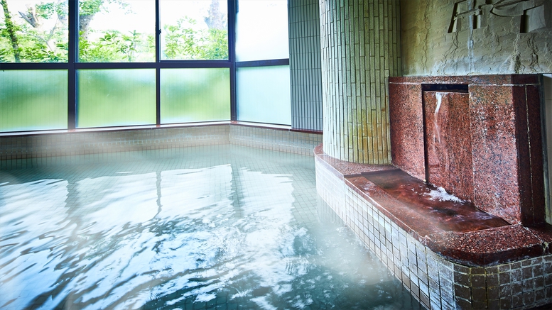 【大浴場】伊豆高原温泉には疲労回復など様々な効能がございます。