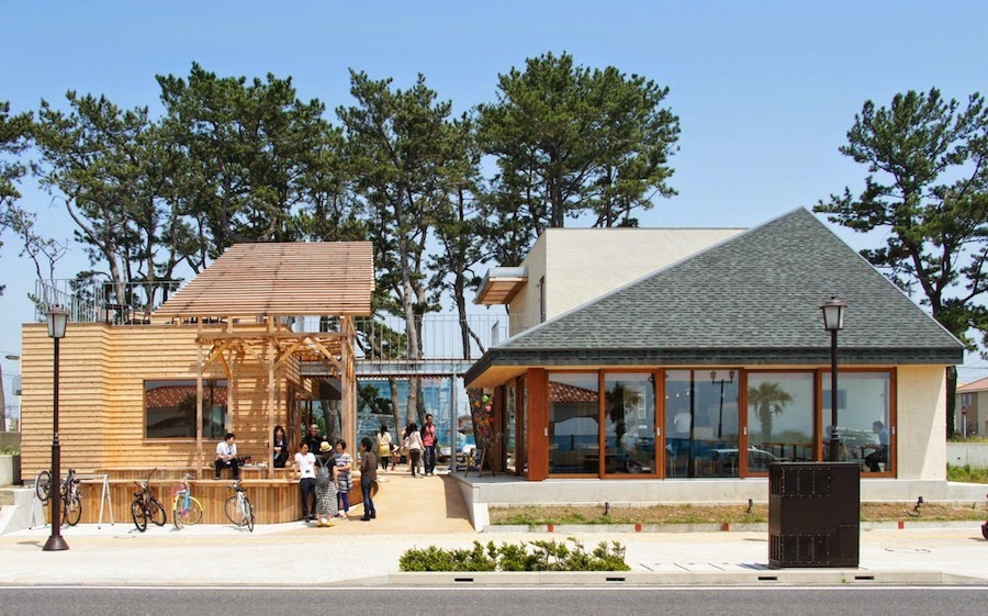 CAFE SEA DAYS  さん当施設並びの「北条海岸沿い」にあるお店です。