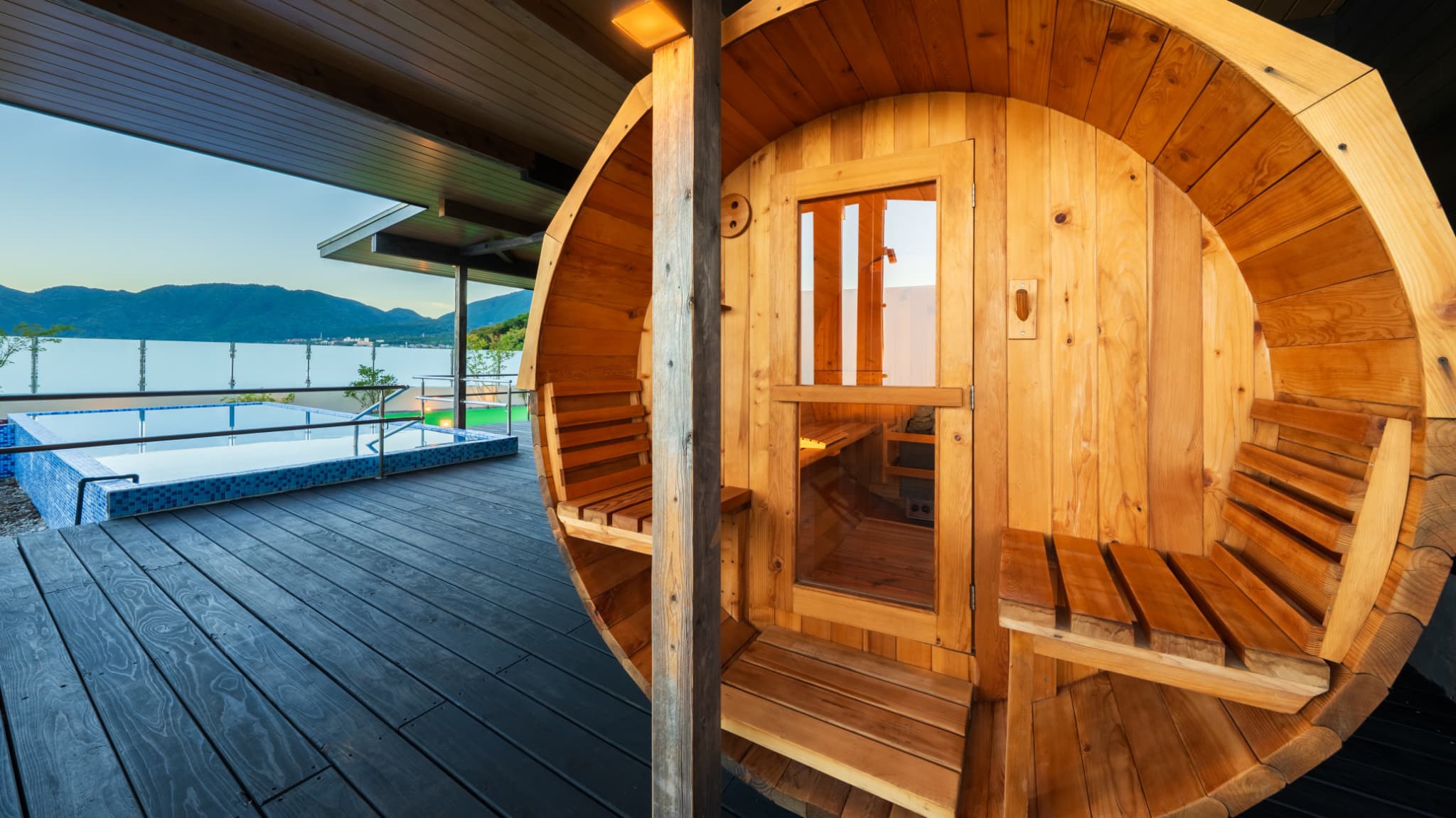 【スイートヴィラ／洋室】夏期限定プール付バレルサウナ