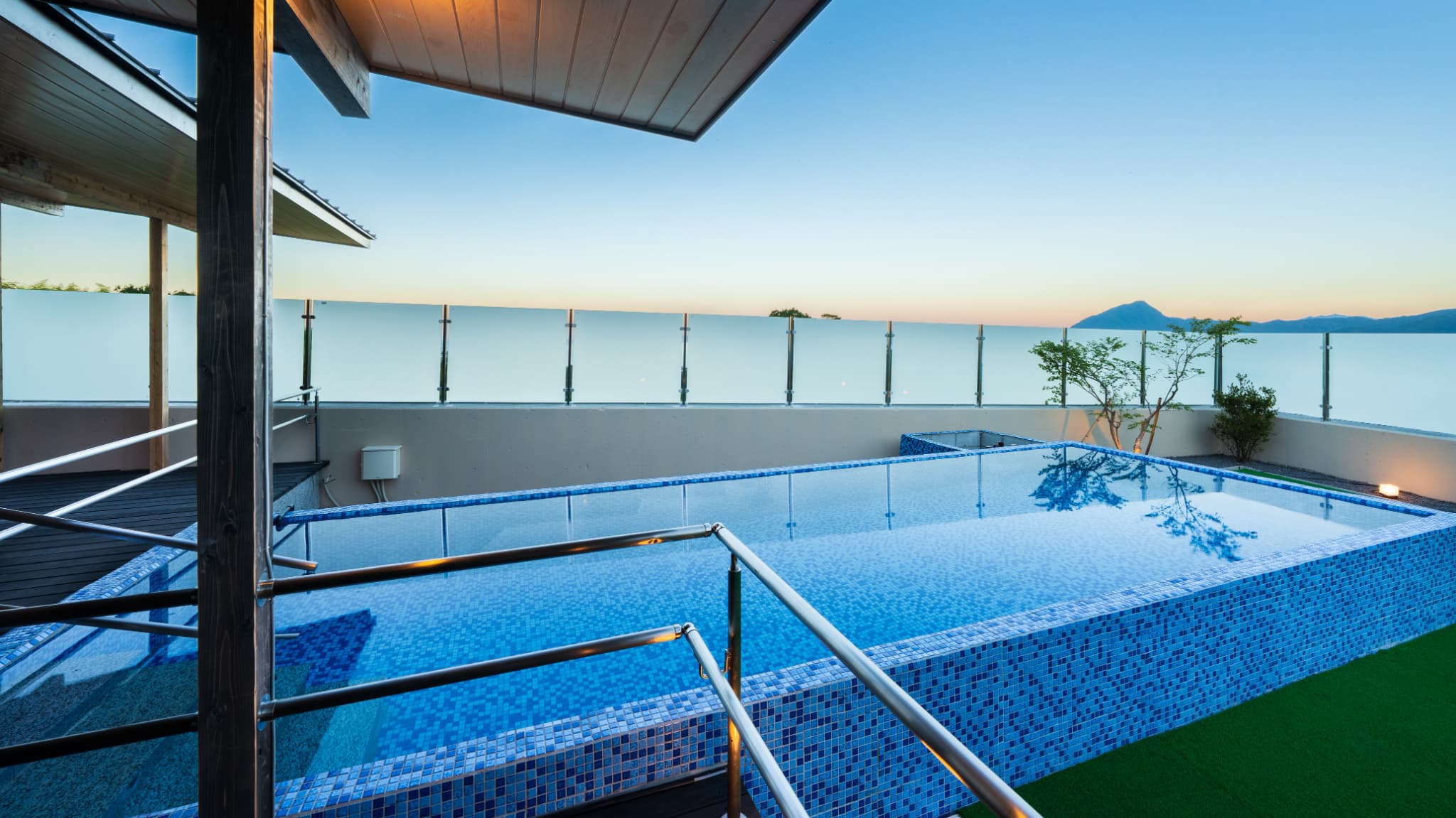 【スイートヴィラ／洋室】夏期限定（6月〜9月）プール付