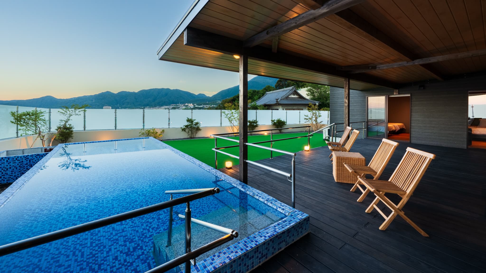 【スイートヴィラ／洋室】夏期限定（6月〜9月）プール付