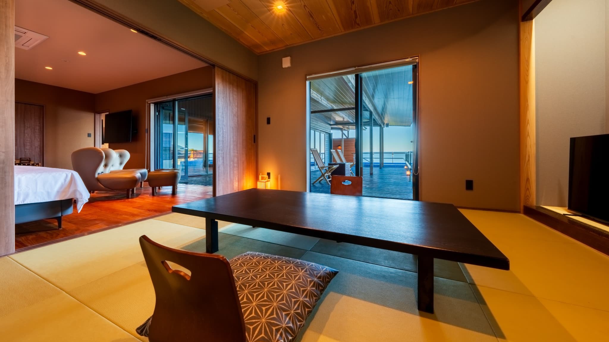 【スイートヴィラ／和洋室】夏期限定プール付