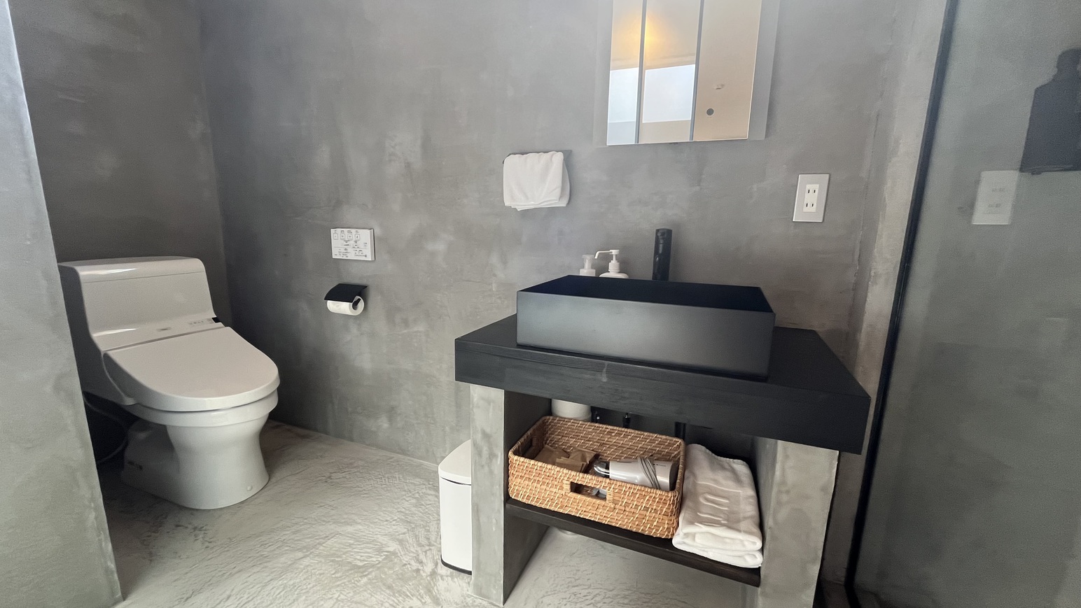 ベッドルーム４（トイレ・洗面）