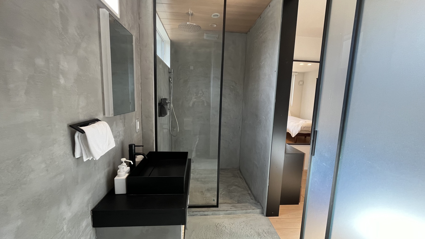 ベッドルーム４（トイレ・シャワー）