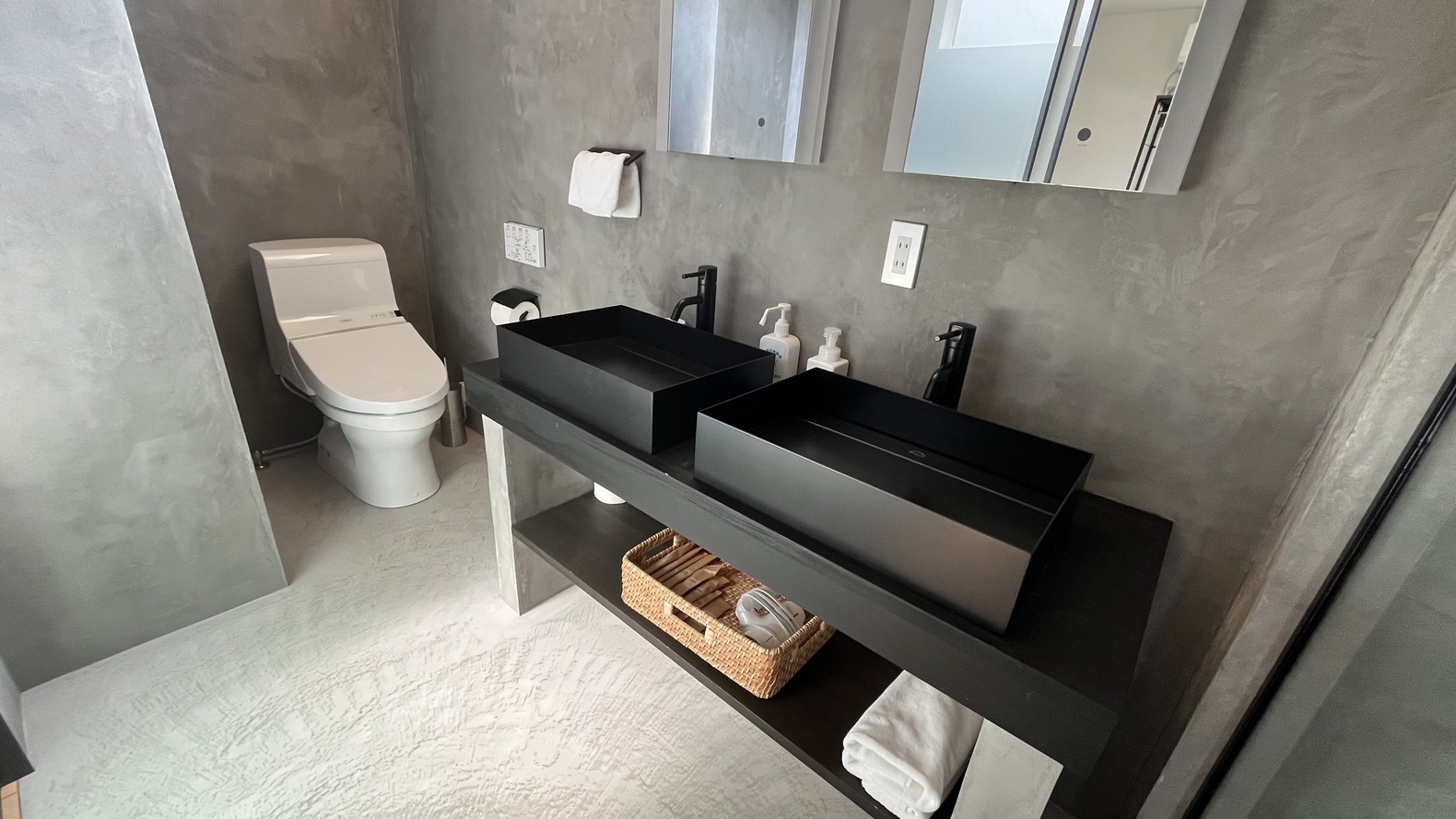 ベッドルーム3（シャワー・トイレ）