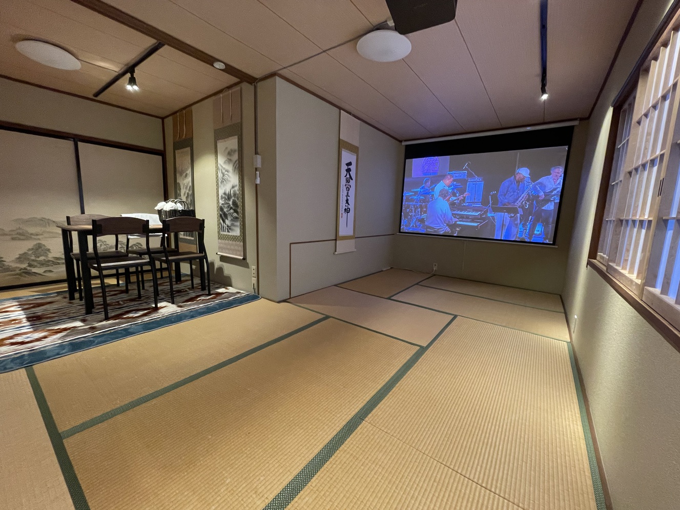 ファミリーシアター部屋