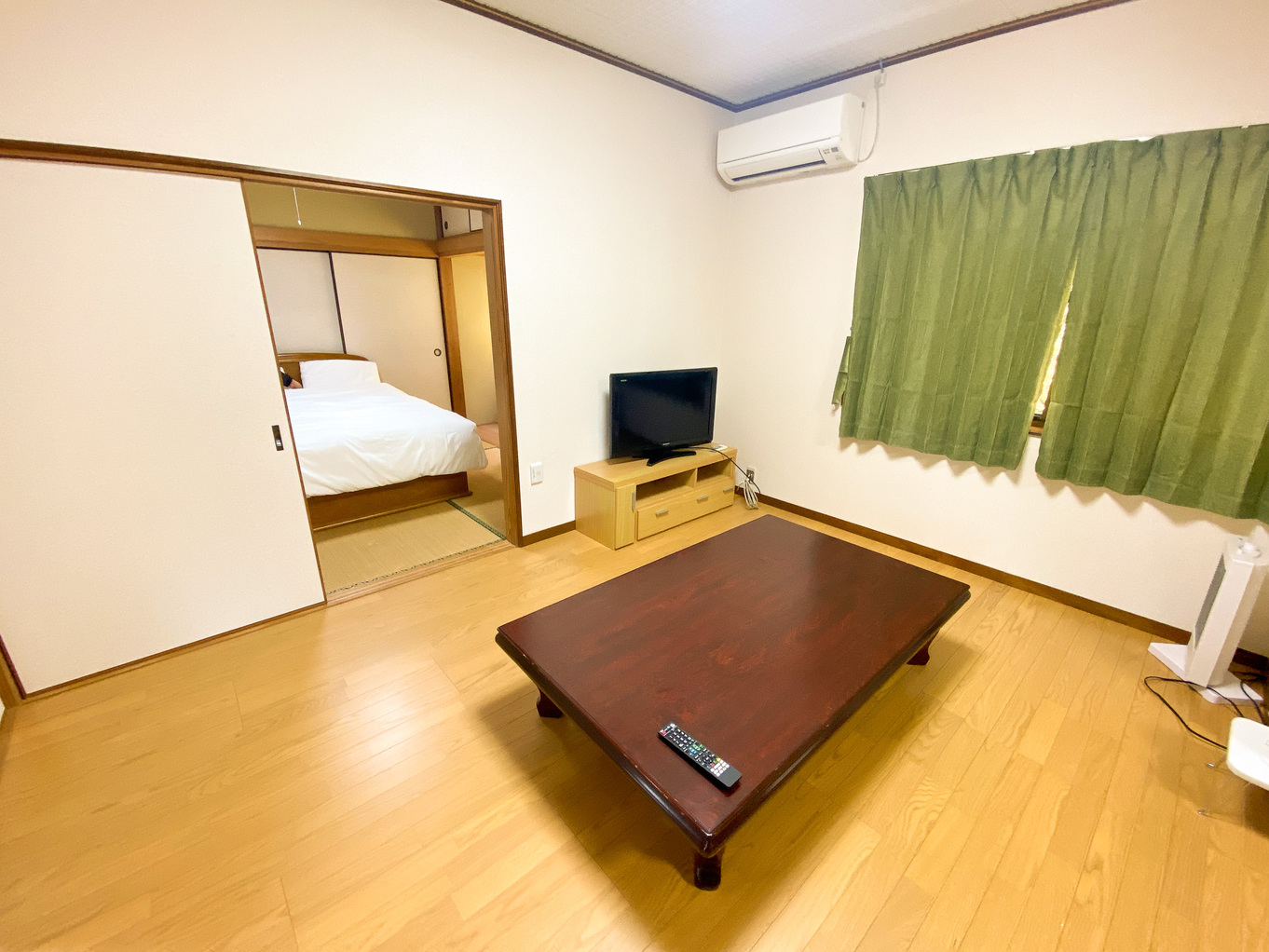 大人数でも安心な広い居間