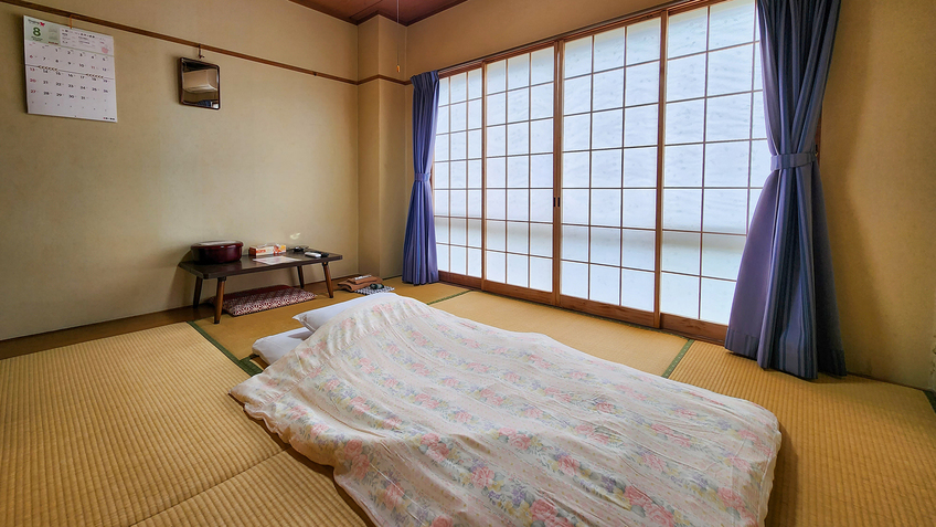 #和室6畳当館は全室和室となっております。畳や木の温もりを感じるお部屋です。
