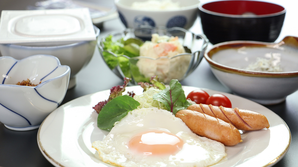 #朝食シンプルかつ王道の献立。しっかりと朝食を食べ、気持ちの良い朝をお過ごしください。