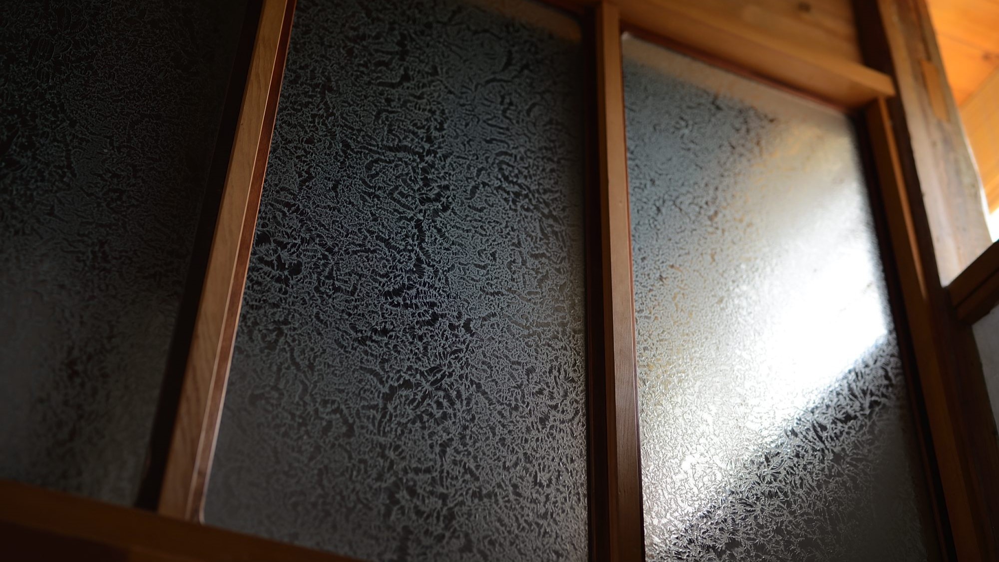「ひし」の間｜古硝子