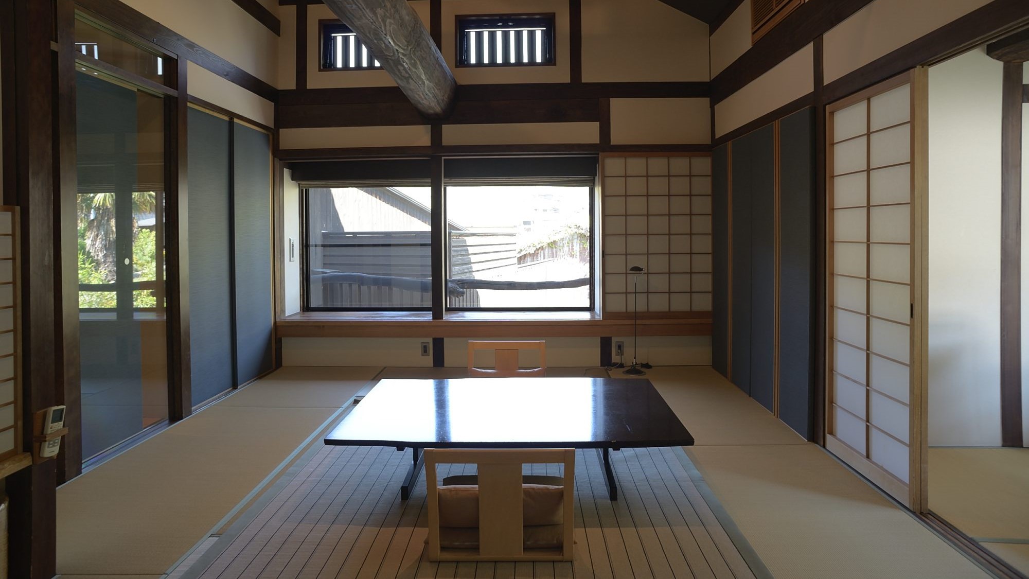 「て」の間｜居間