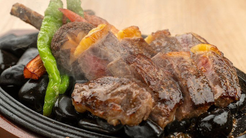【料理】レストランくさの名物鉄板焼ステーキ