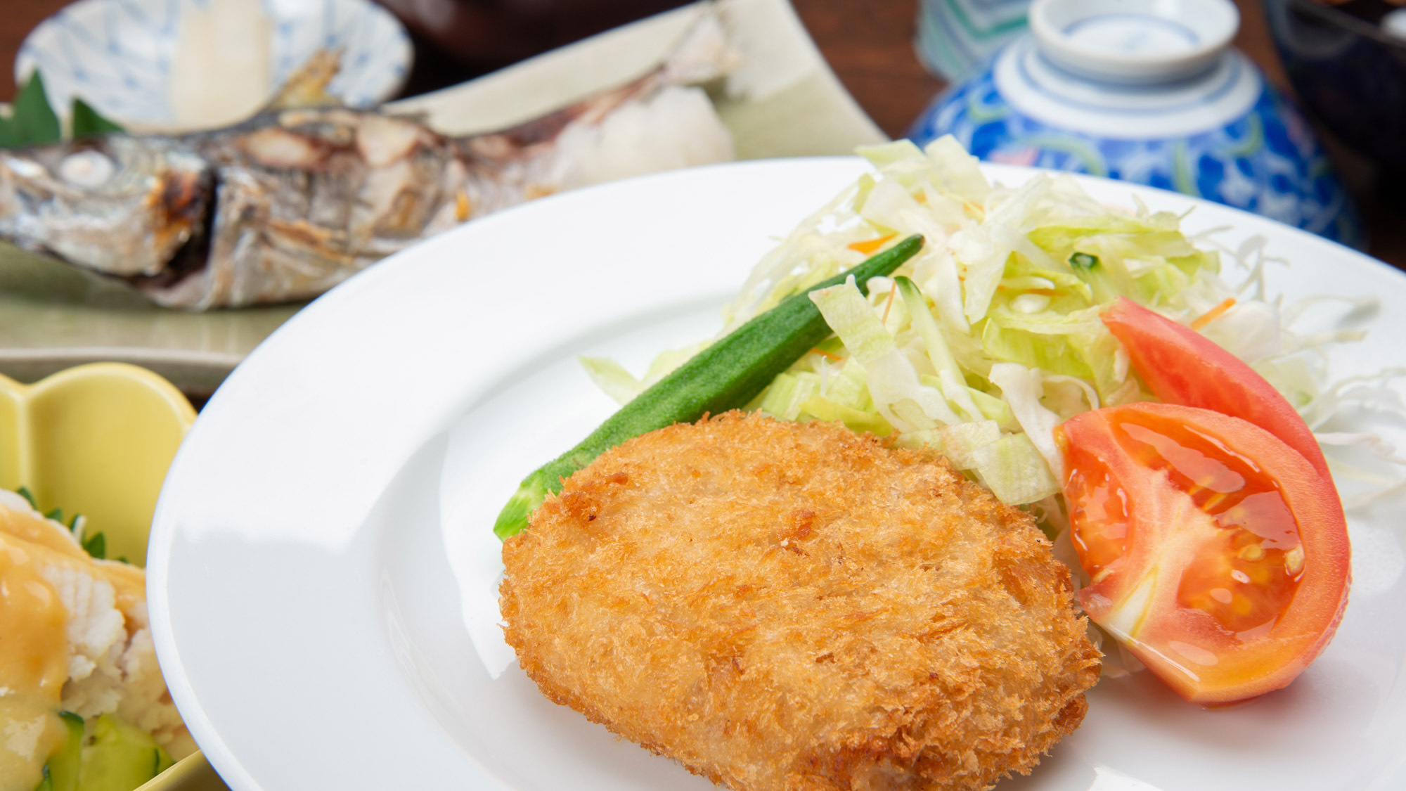 *【夕食一例】衣はサクサク、身はふんわり、後味はあっさりしている鱧のフライです