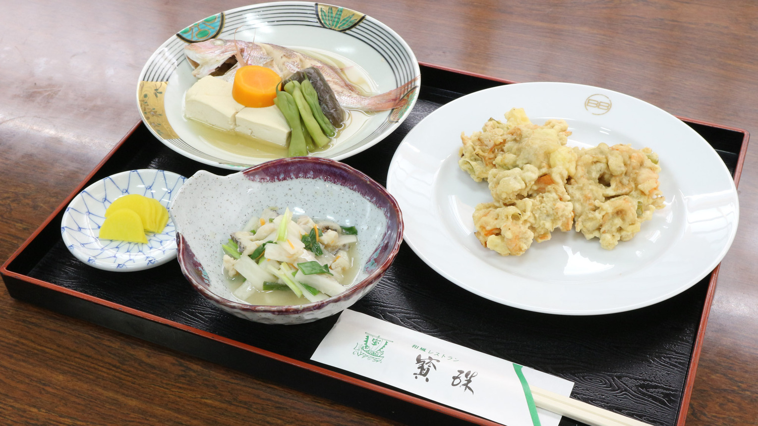 *【夕食一例】地元の良質な食材にこだわった日替わり和定食