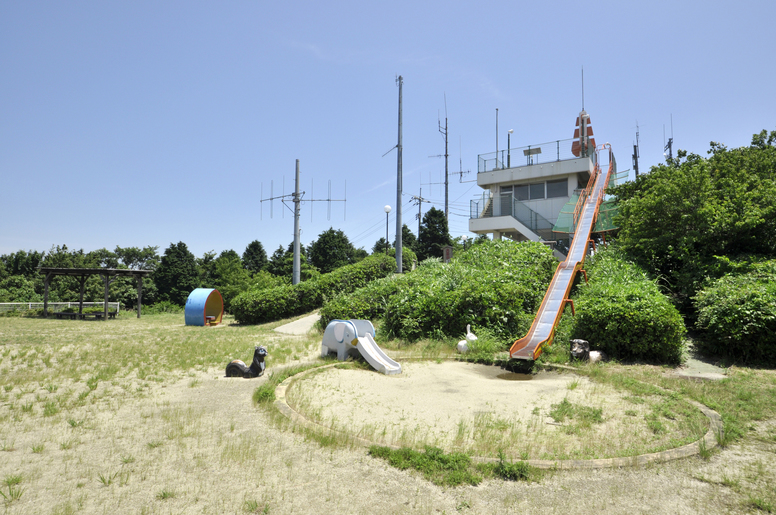 【大星山展望台】360度の壮大な大パノラマから瀬戸内海の島々や九州・四国まで臨めます。車で約25分