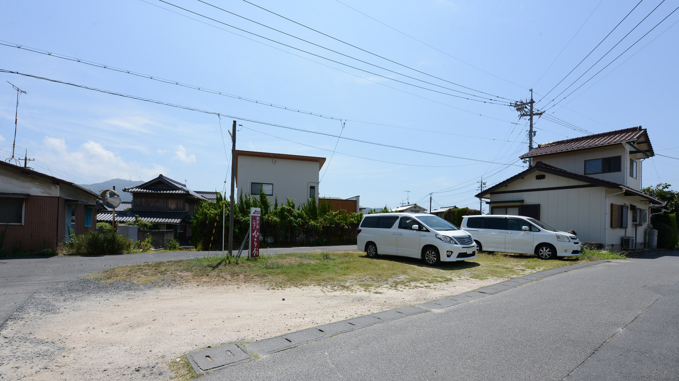 *施設より少し離れたところにも駐車場がございます