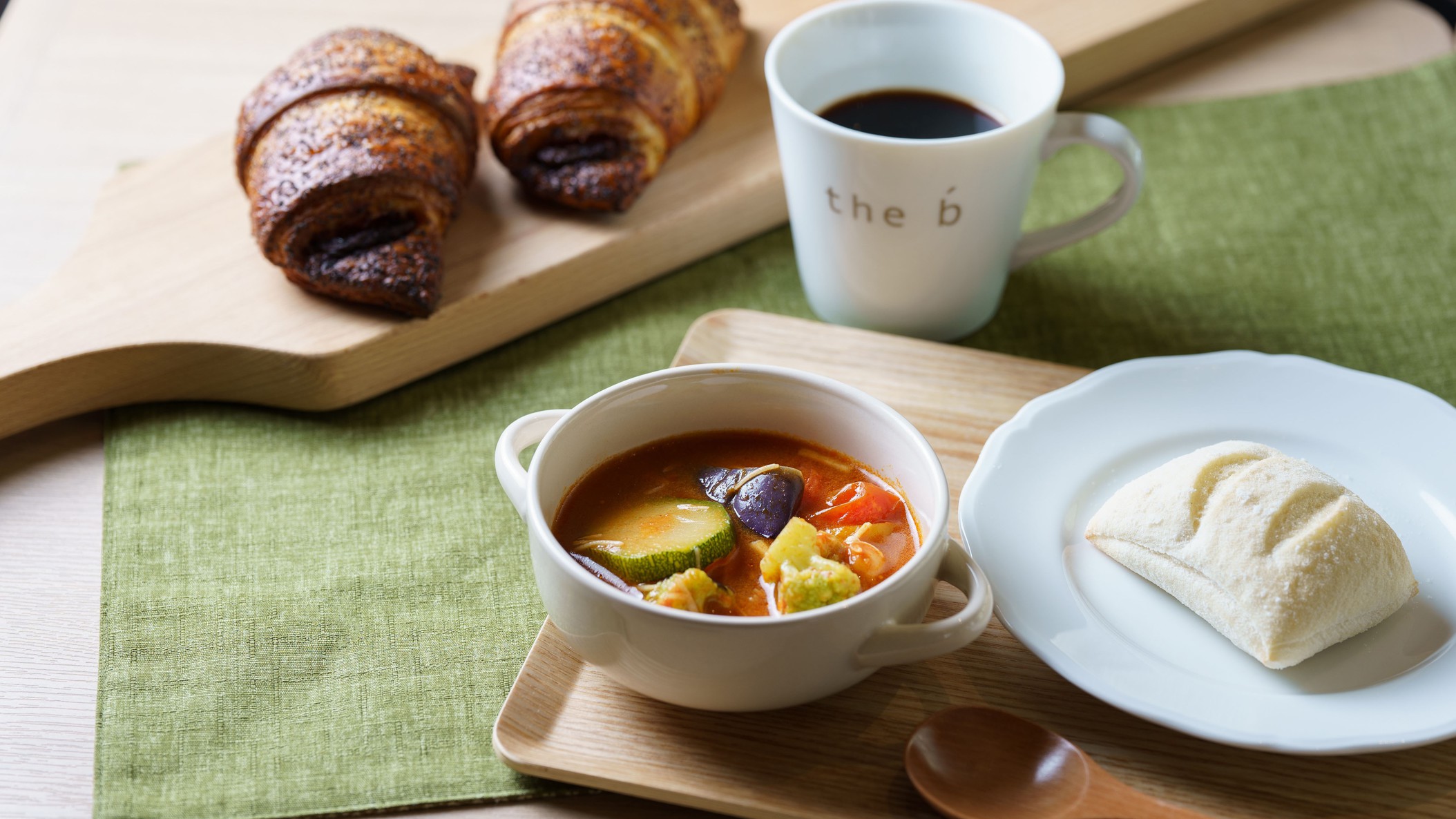 軽朝食／GREEN SPOONスープ（ハーフサイズ）とパンのセット