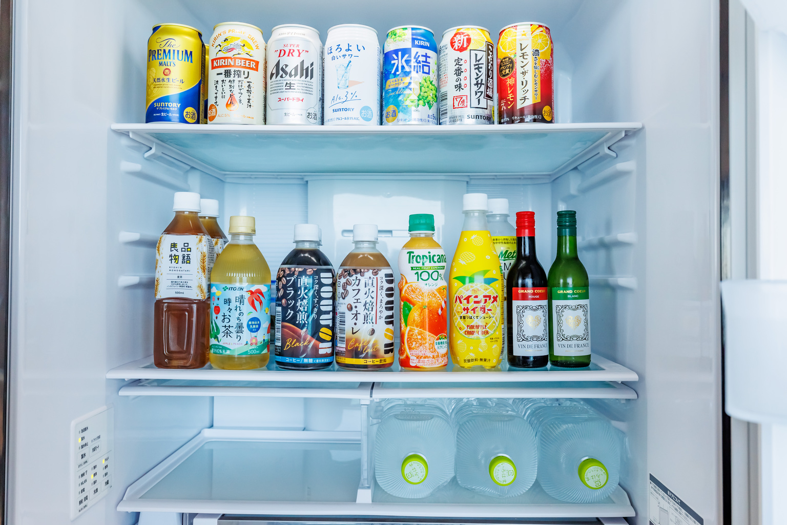 冷蔵庫内のお飲み物は無料です