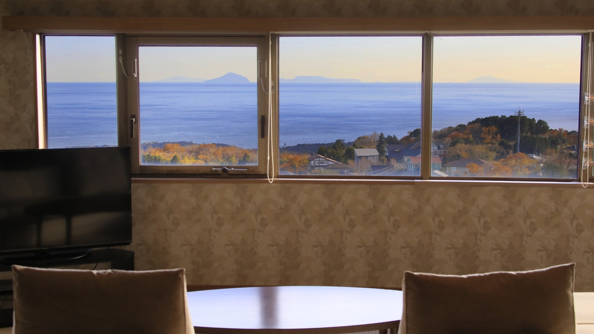【Gタイプ一例】客室から海や伊豆大島が見える絶好のロケーション。※客室により異なる