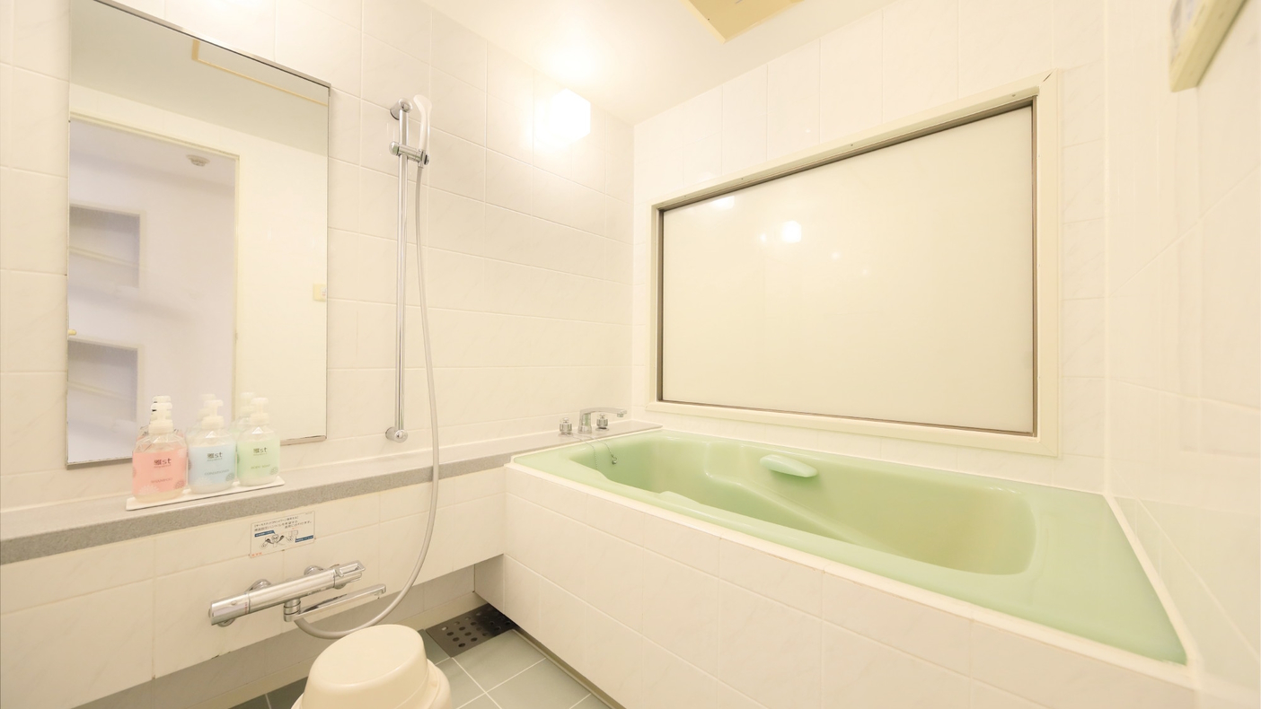 【G2タイプ一例】大浴場だけでなく客室にもバスルームがございますので、お子様連れの方にも安心。