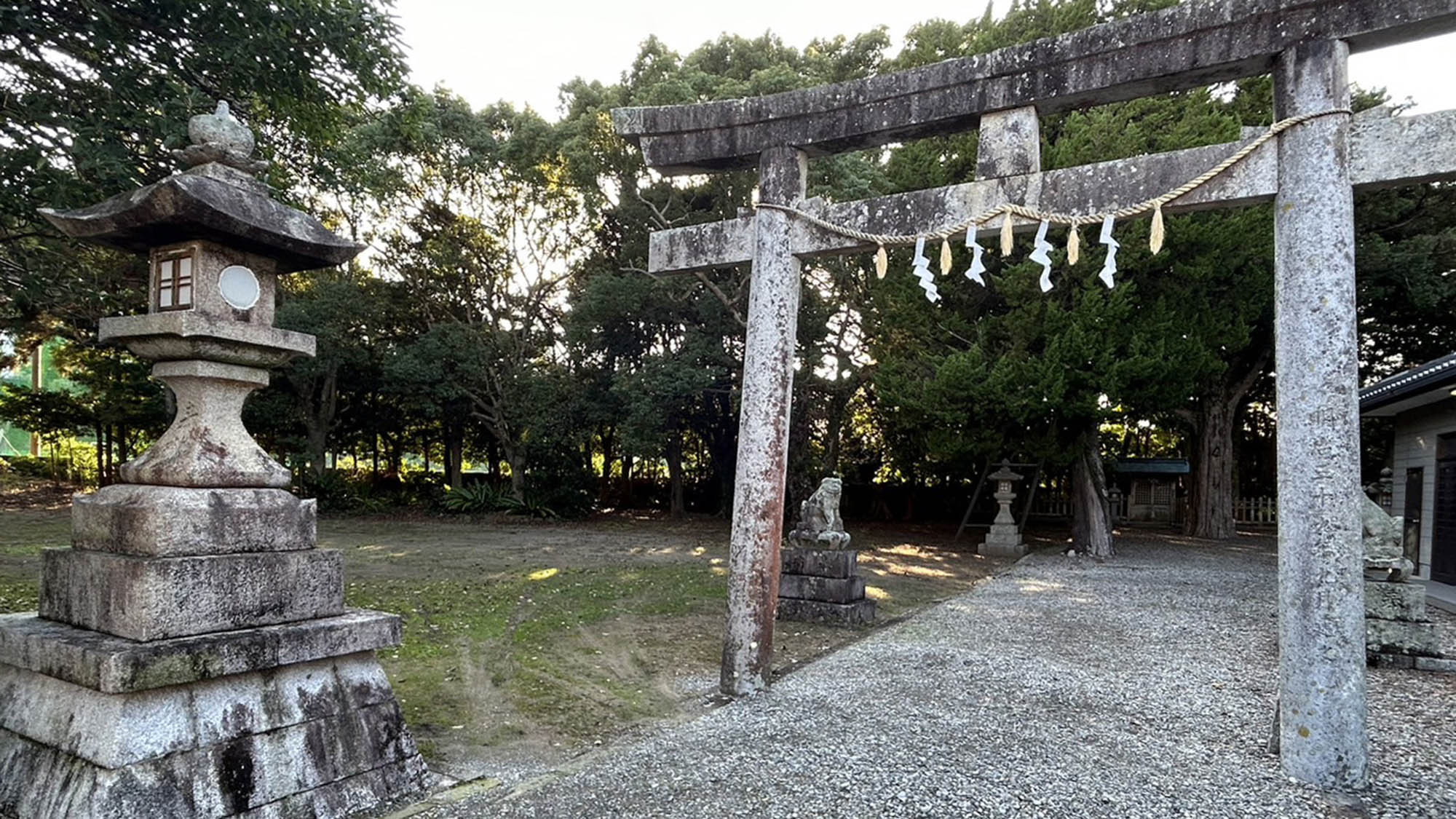 ・【潮崎本之宮神社】鳥居をくぐるとピシっと身が引き締まります