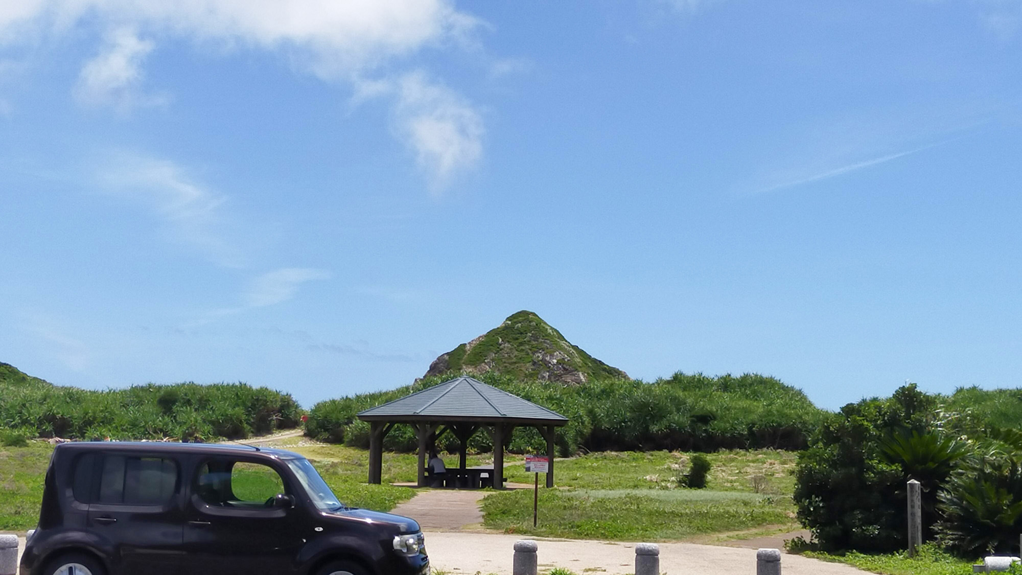 ・【ホノホシ海岸】無料駐車場もございます