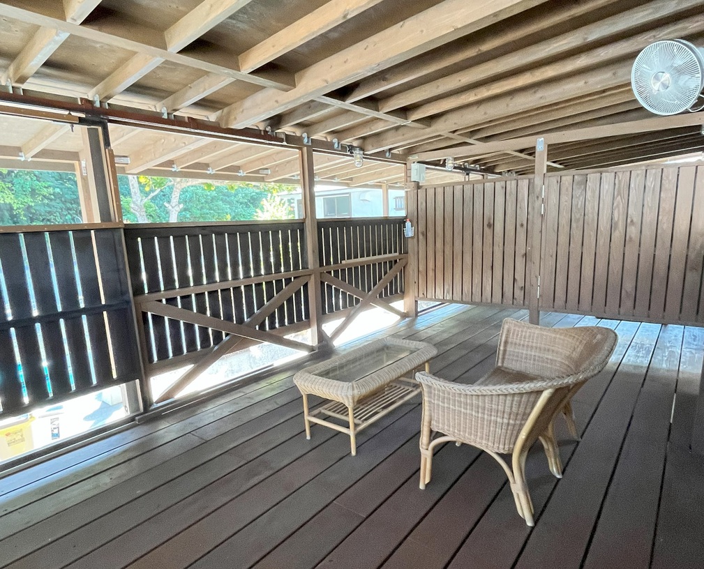 villa3・ウッドデッキでホッとコーヒータイム蚊帳張りなので虫の心配なし？