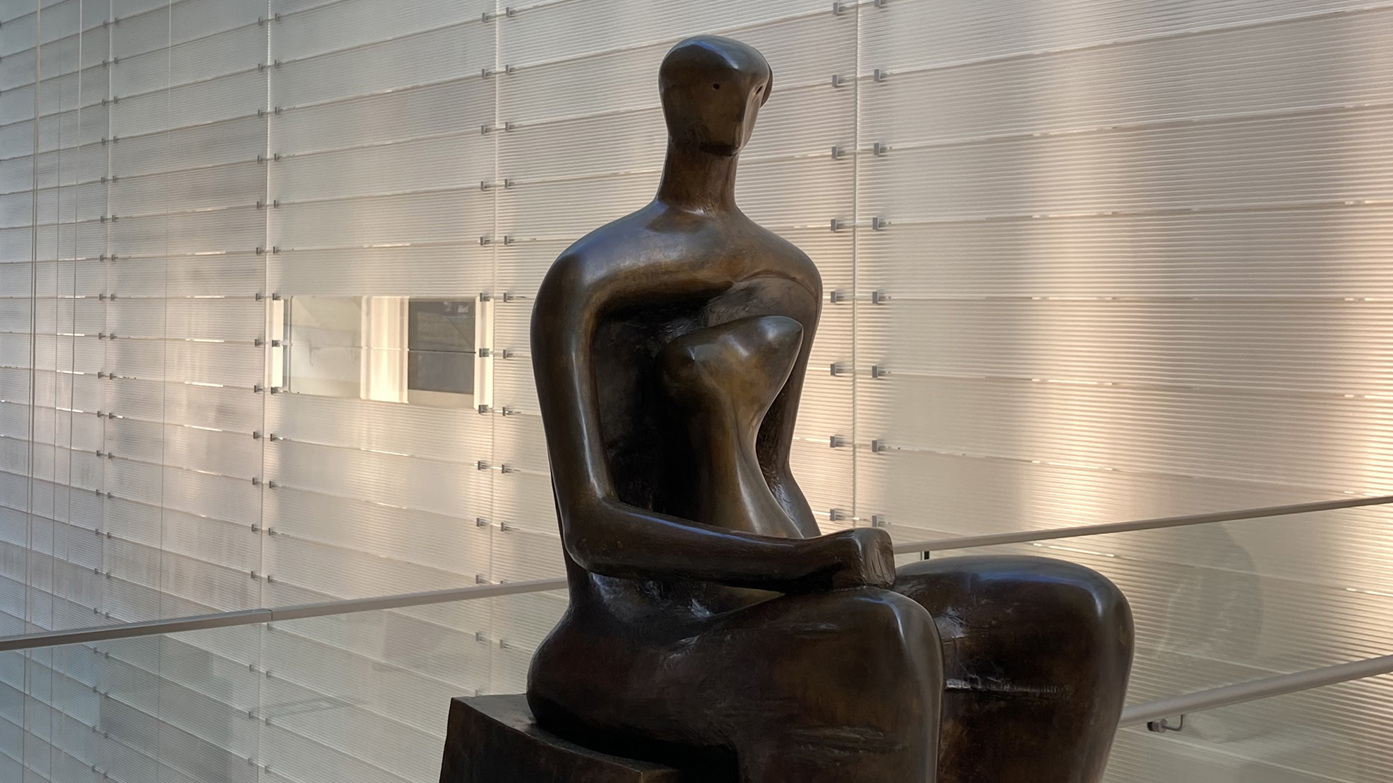 ・【ポーラミュージアム】ヘンリー・ムーア「座る女のための習作」
