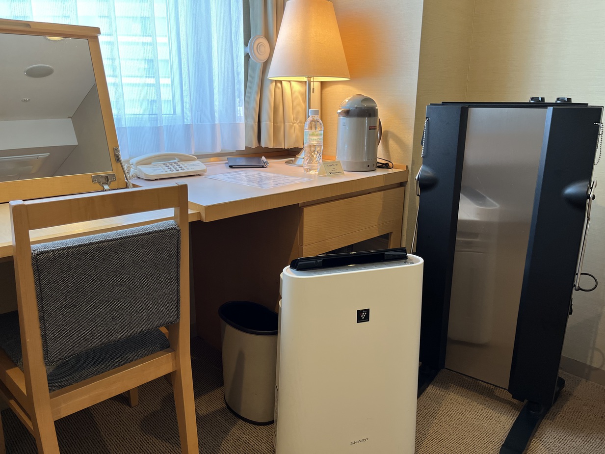 空気清浄機ズボンプレッサー全室完備