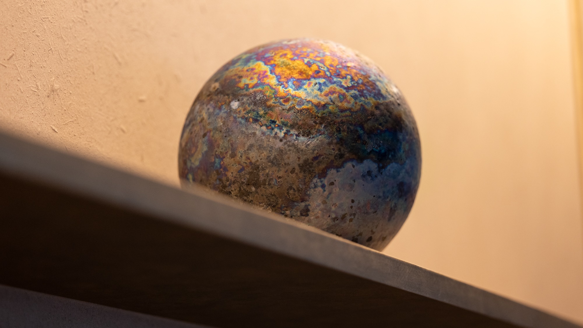 【五感の愉しみ】アート作品フロントカウンターに展示しおります。チェックイン時にご鑑賞ください