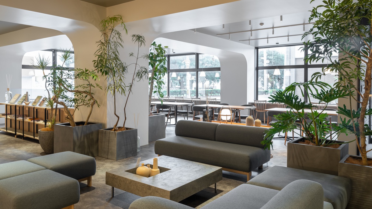 ロビーラウンジ&グリーン開放的なカフェラウンジ