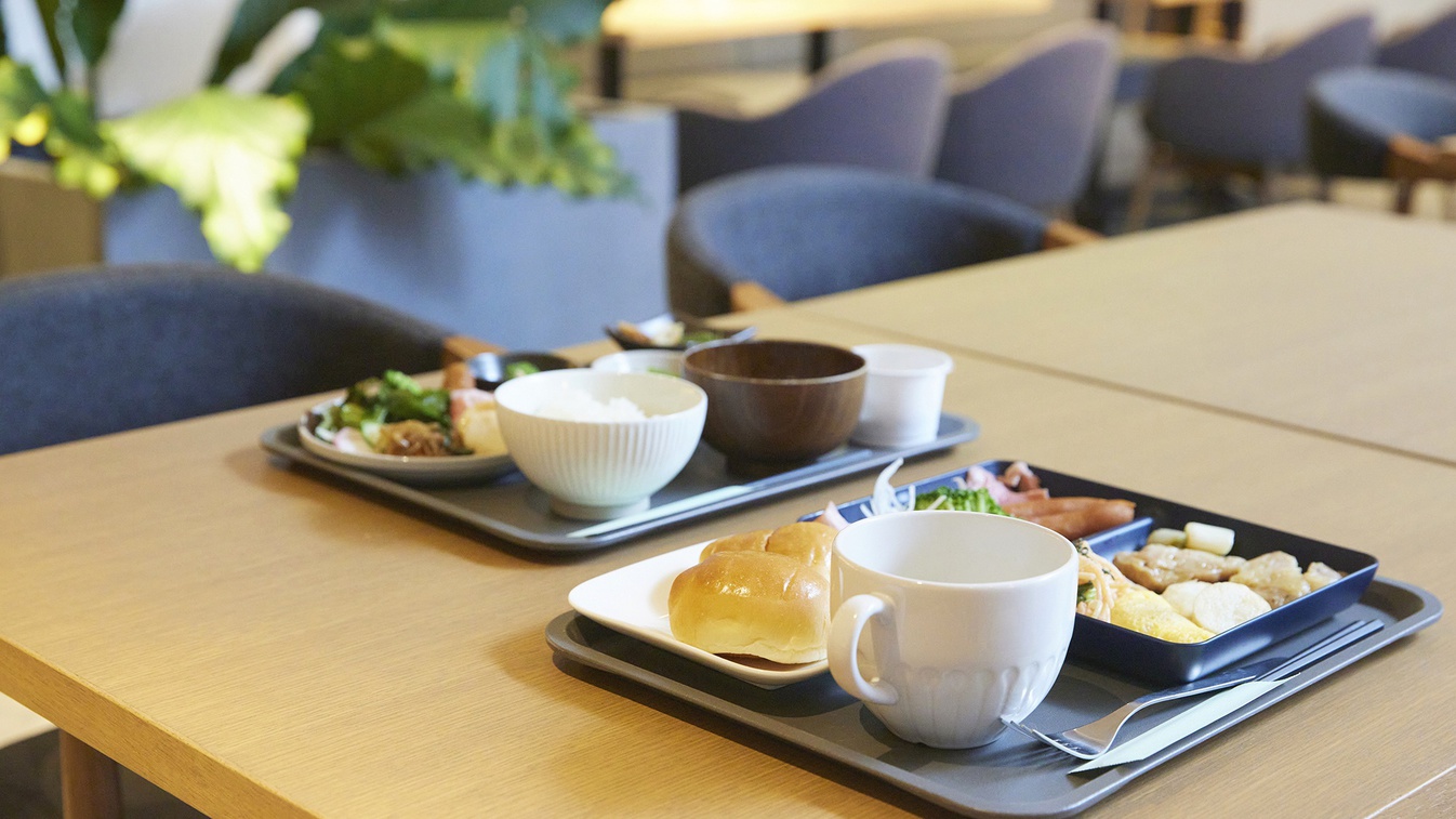 【約50種の朝食ブッフェ】ドリンクバー付き（料理一例。 5:30〜10:00）