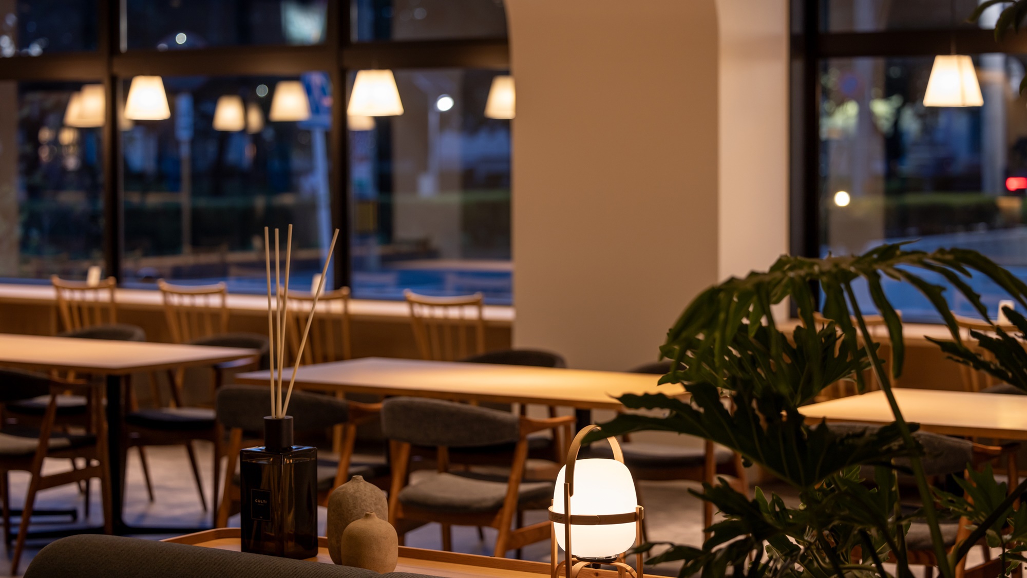 ロビー×;ラウンジ×;コワーキングスペース×;朝食会場チェックイン前後におくつろぎください。