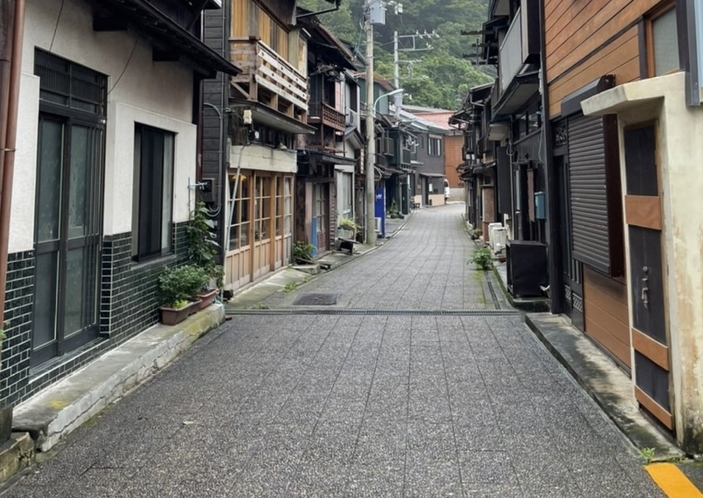 ・波浮の街並み