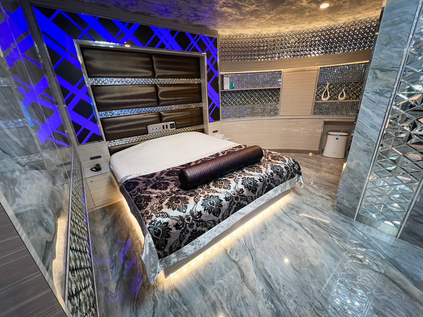 ラグジュアリー