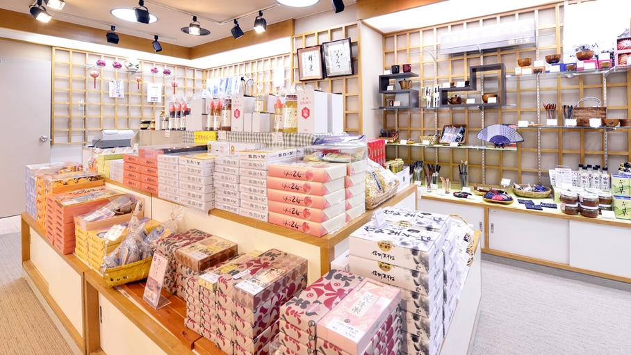 *【売店】長野の名産品がズラリ！ご家族やお友達のお土産にいかがですか？