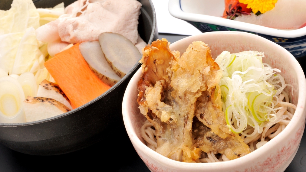 *【夕食一例イメージ】信州そば・松本鍋。信州の郷土料理もお楽しみください。