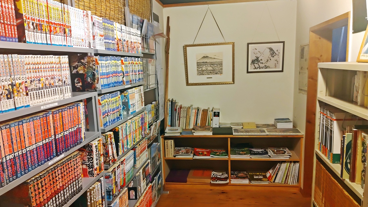 *図書室／ちょっとした漫画、富士市内のパンフレットや東海道宿場町の資料がございます。