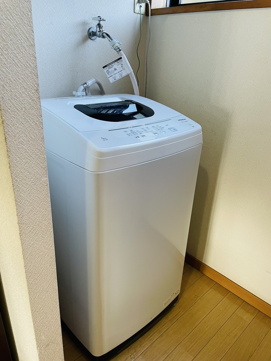 洗濯が必要な方は１階洗面所横の全自動洗濯機ご利用いただけます。（洗剤はご用意ください）