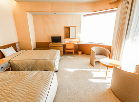 room-002