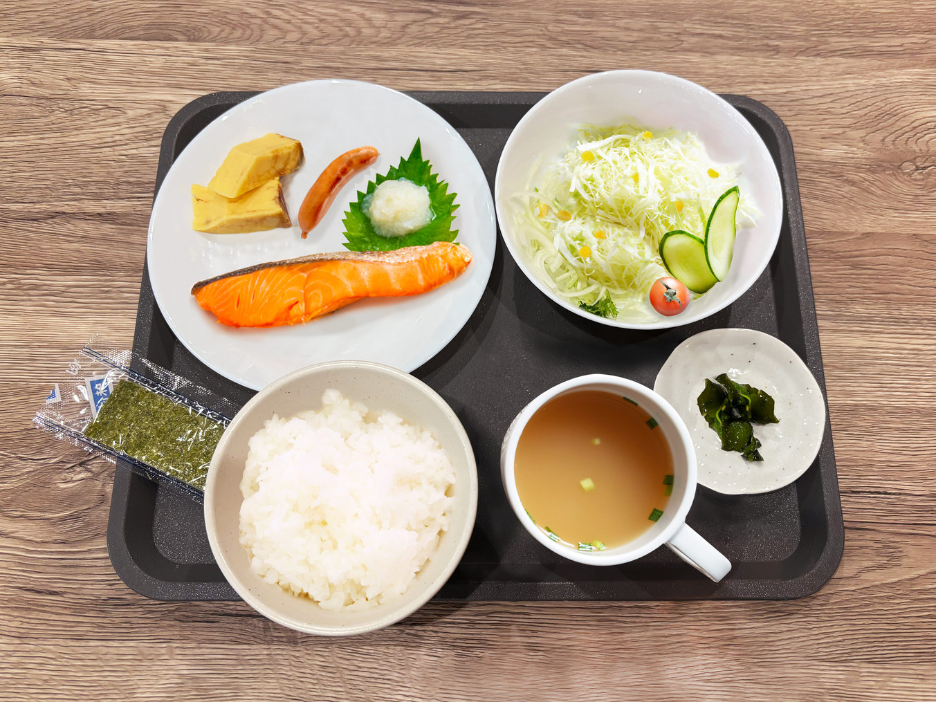 朝食鮭定食