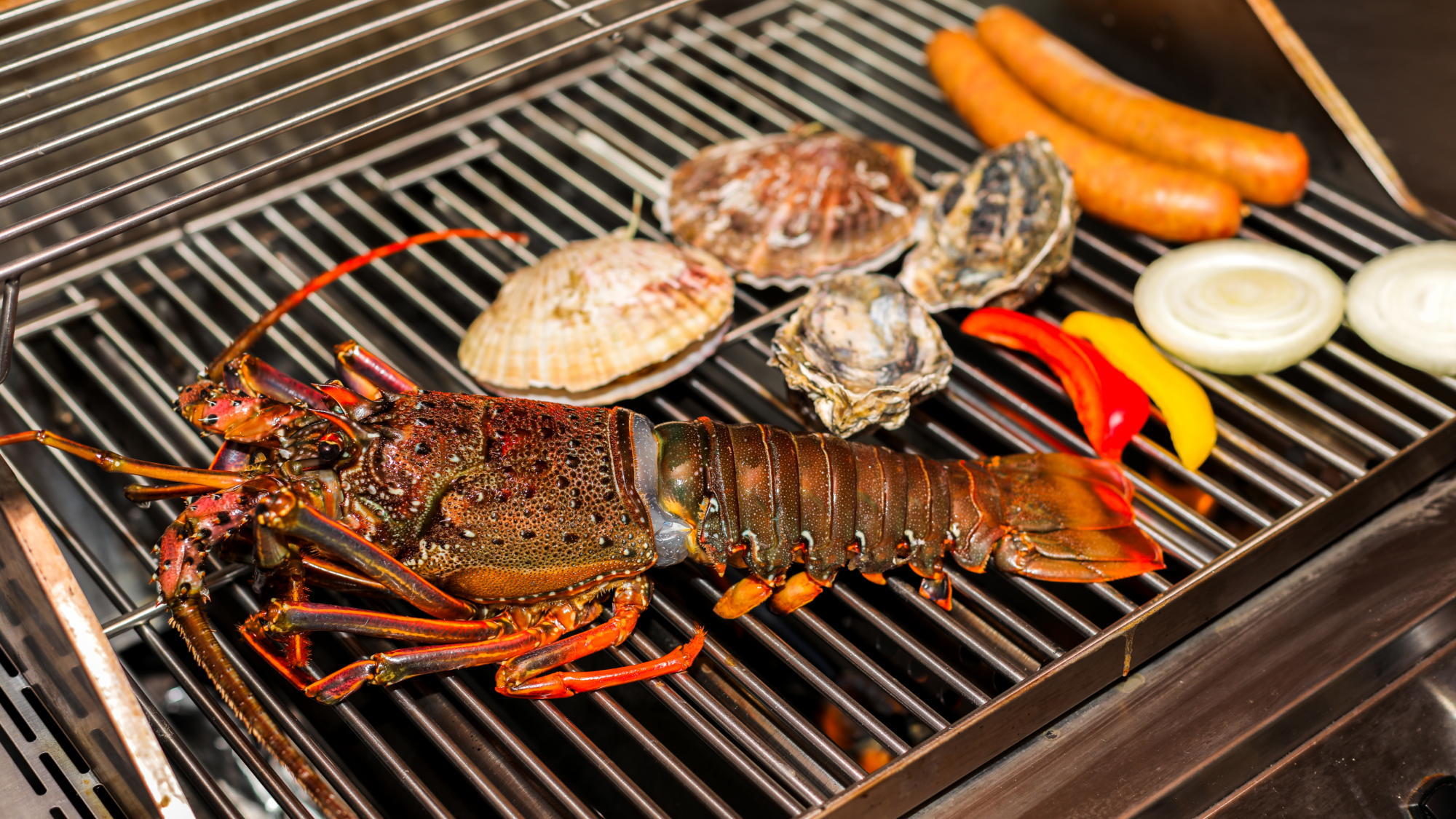 各部屋テラスに備え付けのグリルでバーベキューを楽しめます。