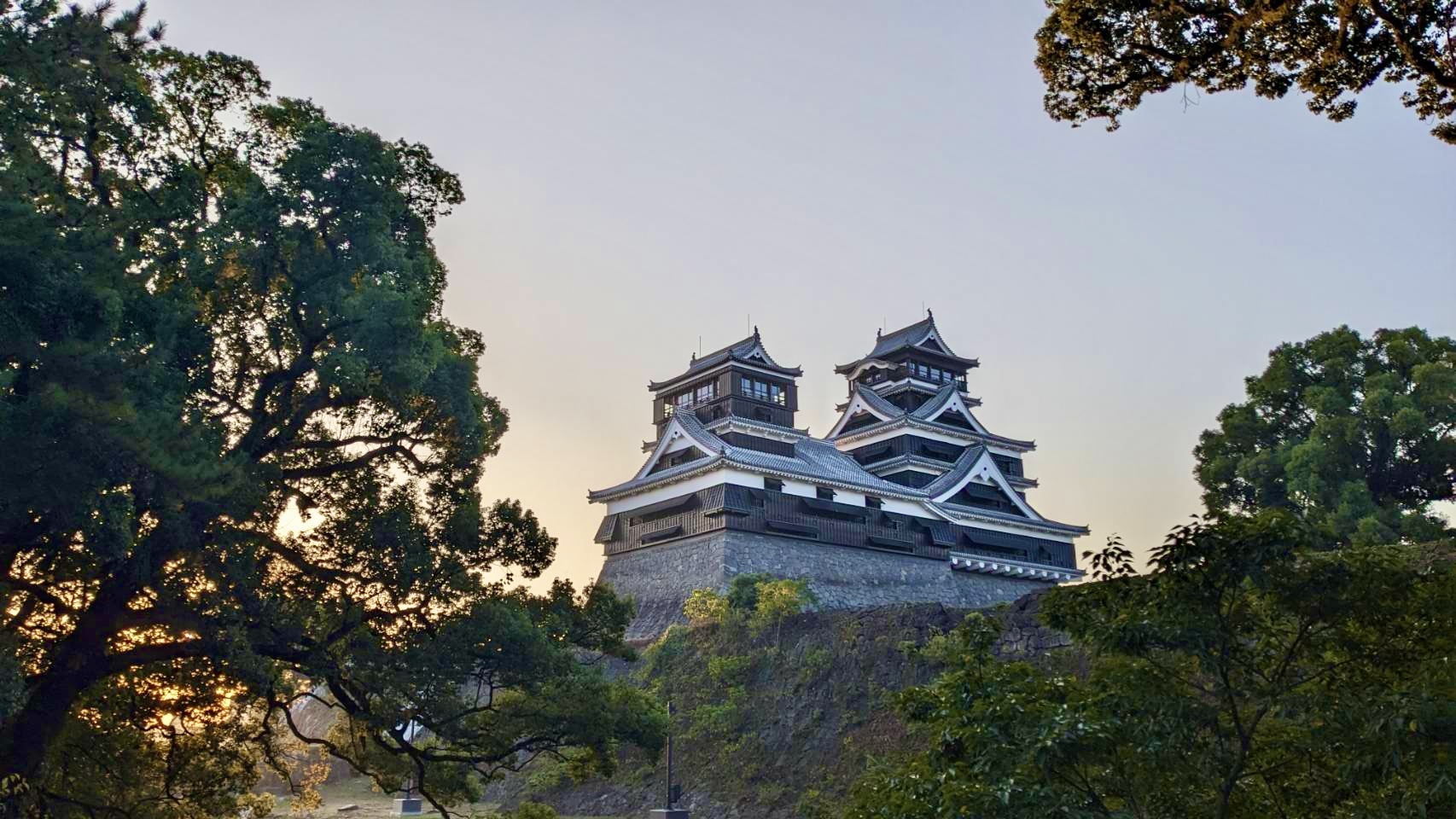 復旧が進み、堂々とした姿を取り戻しつつある大小天守「熊本城」