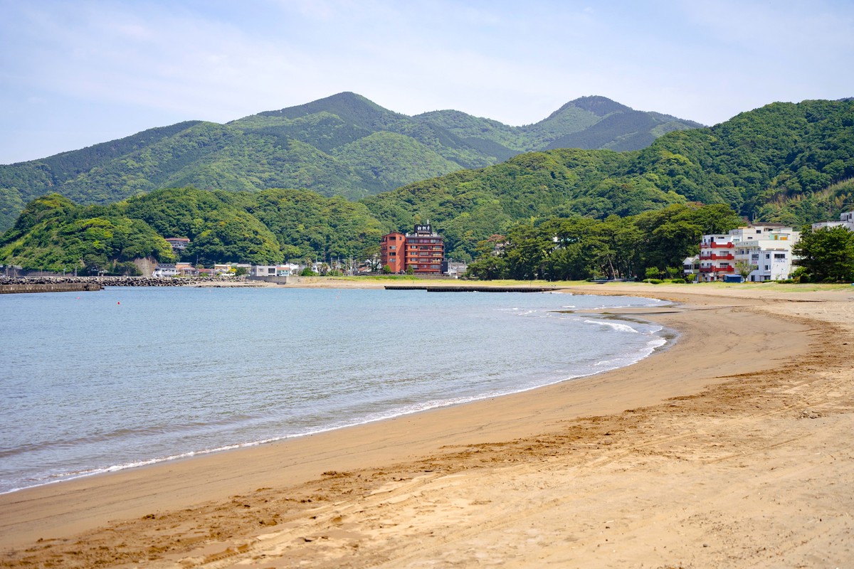 土肥海水浴場｜当館から車で3分です。