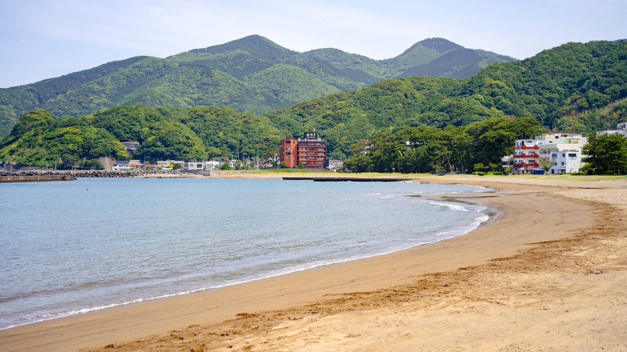 土肥海水浴場(当館から車で約5分)