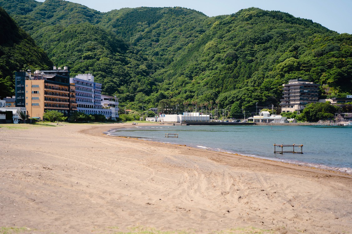 土肥海水浴場｜当館から車で3分です。