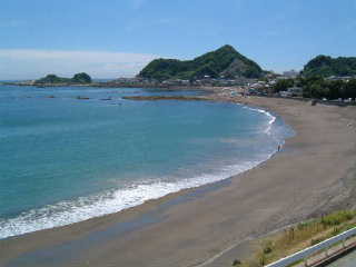 太海（ふとみ）海水浴場(車で4〜5分）