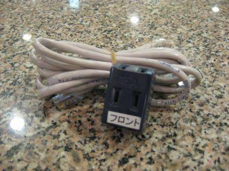 ＬＡＮケーブルはお部屋の引き出しにございます。