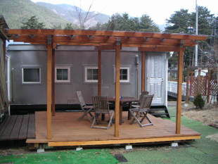 コテージ専用デッキテラス